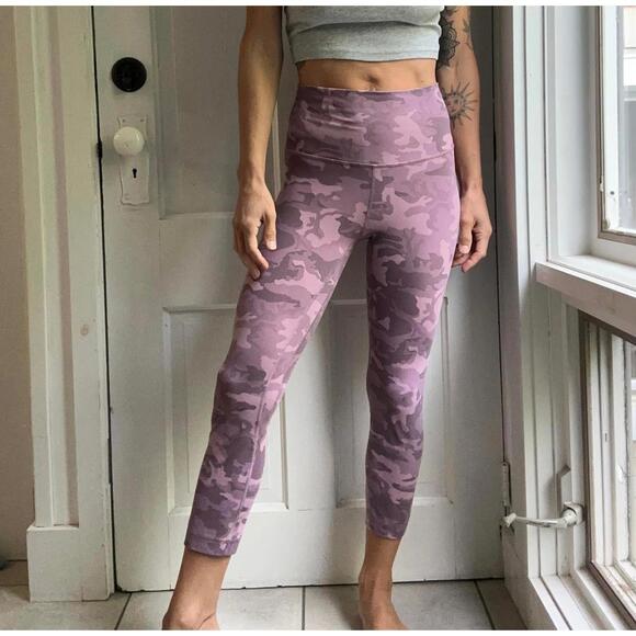 Lululemon purple camo leggings size 6 - Picture 1 of 3